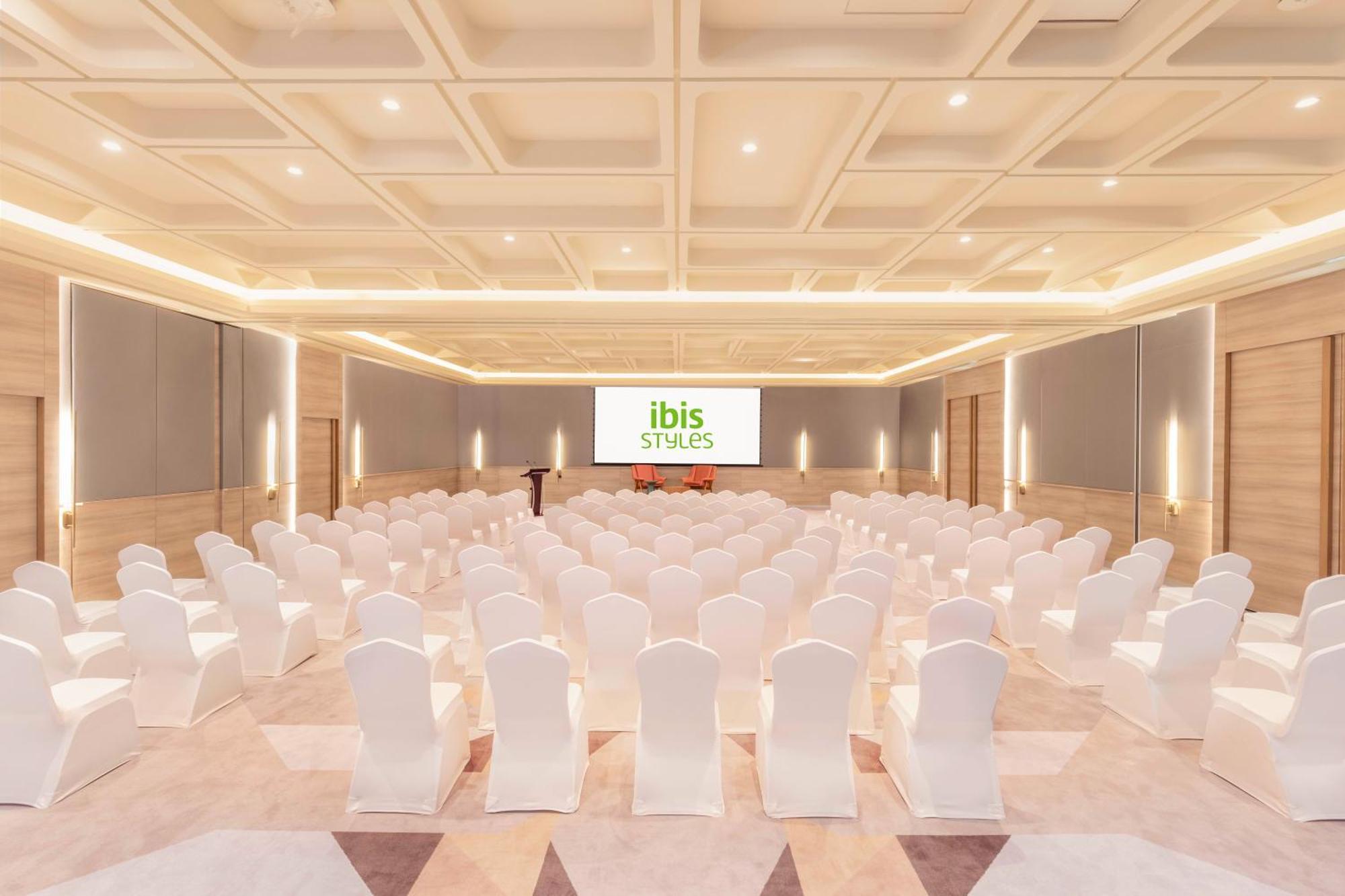 Ibis Styles Mysuru Hotel Buitenkant foto